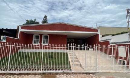 Casa com 3 quartos à venda no Centro, Barretos 