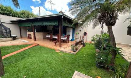 Casa com 3 quartos à venda no Jockey Club, Barretos 