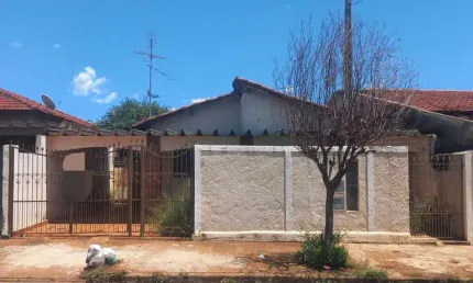 Casa com 3 quartos à venda no Industrial, Barretos 