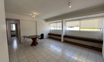 MC - Excelente apartamento na Madalena, andar alto, próximo à beira rio!