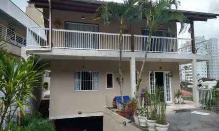 Casa com 6 quartos à venda no Victor Konder, Blumenau , 200 m2 por R$ 2.800.000