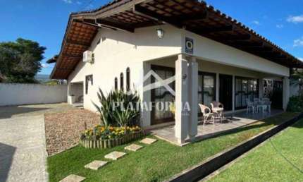 Casa com 4 quartos à venda no Coloninha, Gaspar , 582 m2 por R$ 1.400.000