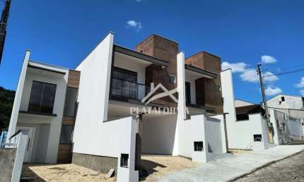 Casa com 3 quartos à venda em Água Verde, Blumenau  por R$ 895.000