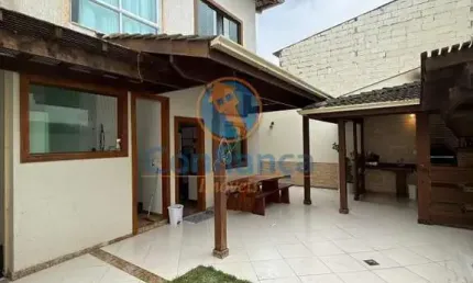 Casa duplex 4 quartos c/ suíte | 3 vagas de garagem -