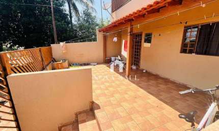 Casa com 5 quartos à venda na Rua Walfrido Rincon Kemmer, 86, Catuai, Londrina
