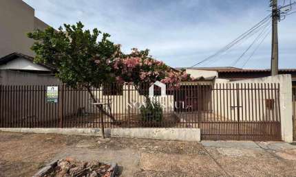 Casa com 3 dormitórios à venda, 130 m² por R$ 240.000 - Jacomo Violin - Londrina/PR