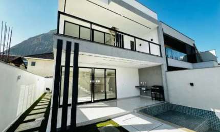 Casa de Alto Padrão de 4 suítes em Vargem Pequena - RJ