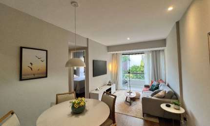 Belíssimo apartamento com 2 quartos, sendo 1 suíte, 73m², 3 banheiros e 1 vaga de garagem em condomínio fechado com toda infraestrutura!