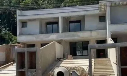 SOBRADO GEMINADO no ANITA GARIBALDI com 3 quartos para VENDA, 141 m²