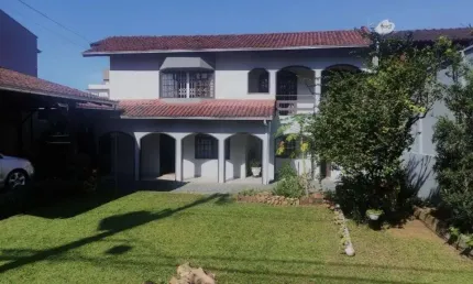 Casa com 3 quartos à venda na Rua Rocha Pombo, 1566, Iririú, Joinville