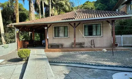 Casa com 7 quartos à venda na Rua Tangará, 698, Iririú, Joinville