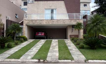 Linda casa Mobiliada à venda em Santana de Parnaíba: