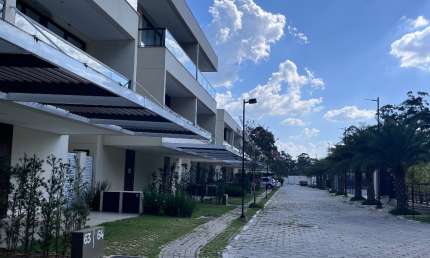 Casa com 3 quartos a venda em Santana de Parnaíba -condomínio Alpha House