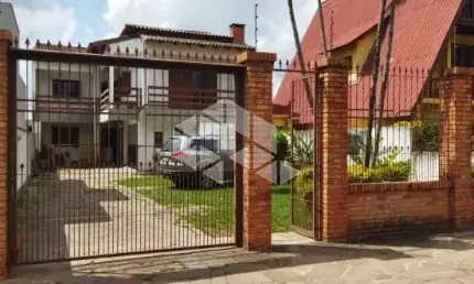 Casa à venda no Parque Santa Fé com 7 quartos 271 m²