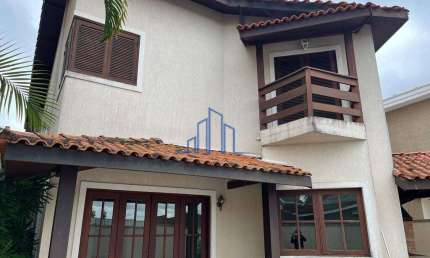 Casa a venda 305 m² com 4 suítes por R$ 2.648,000 - Alphaville 11