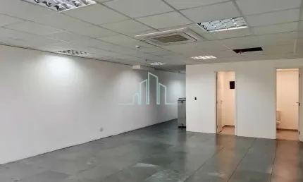 Sala para aluguel com 68m² por R$ 3.800 - Edifício Montreal Alphaville/SP
