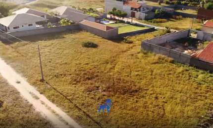 Terreno à venda no bairro Praia do Morro Branco - Beberibe/CE