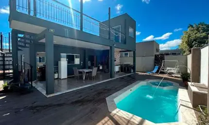 Casa à Venda em Jardim Murayma - 3 Suítes, 194m² por R$730k