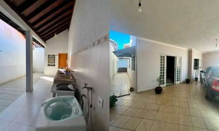 Casa à Venda em Parque dos Eucaliptos - 3 Dormitórios, R$480k