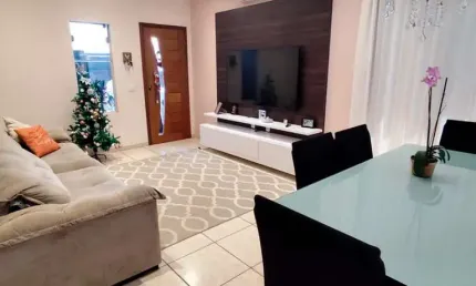 Casa à Venda em Jardim Tropical - 3 Dorms, 142m² por R$670mil