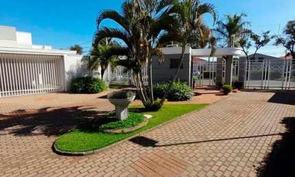 Casa à Venda em Parque Cidade Nova - 3 Dormitórios por R$550k