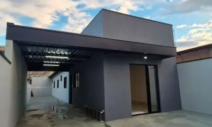 Casa à Venda em Jardim Guaçuano - 3 Dormitórios por R$320 mil