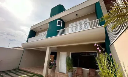 Casa à Venda em Mogi Guaçu, 2 Suítes, 274m² – Arruamento Primavera