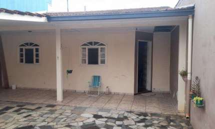EXCENTE CASA COM 130 M2 COM 03 QUARTOS UBERABA CTBA 280.000