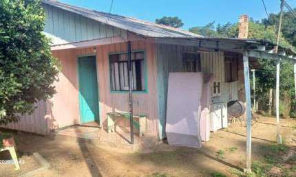 Excelente casa na area rural com 390 lote e 52 da casa 02 guartos 85.000