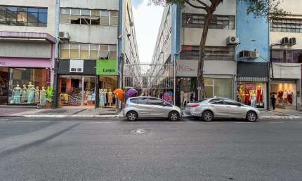 Loja Comercial para Aluguel no Bom Retiro, São Paulo - 72m² em Galeria