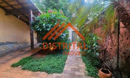 Casa geminada a venda, 3 quartos, 1 Banho, 3 vagas, Santa Amélia