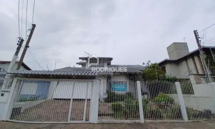Casa com 3 quartos para alugar na Rua Suíça, 86, Pinheiro, São Leopoldo por R$ 5.600