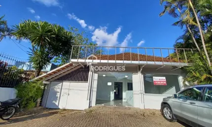Casa com 2 quartos para alugar na Rua Primeiro de Março, 1262, Centro, São Leopoldo por R$ 6.500