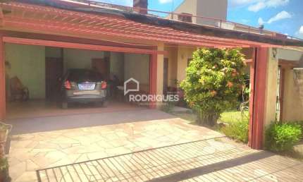 Casa com 3 quartos à venda na Rua Regina Mundi, 131, Cristo Rei, São Leopoldo por R$ 750.000