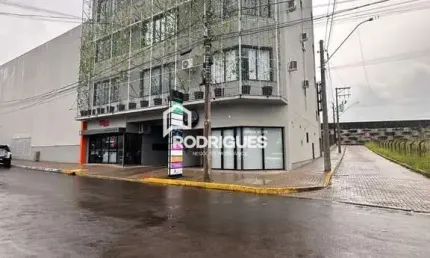 Sala comercial para alugar na Av Brasilia, 53, Centro, Portão por R$ 2.400