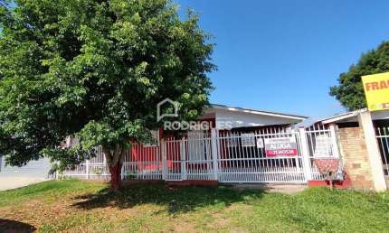 Casa com 3 quartos para alugar na Dr. Paulo Uebel, 1065, Vila Nova, São Leopoldo por R$ 1.780