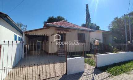 Casa com 2 quartos para alugar na Fernando Barreiro, 55, Jardim América, São Leopoldo por R$ 1.760