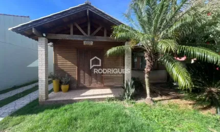 Casa com 2 quartos para alugar na Pernambuco, 209, Centro, Portão por R$ 2.225