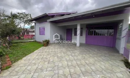 Casa com 3 quartos para alugar na Castro Alves, 45, Vila Rica, Portão por R$ 2.780