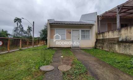 Casa com 2 quartos para alugar na Monte Belo do Sul, 30, Campestre, São Leopoldo por R$ 1.550