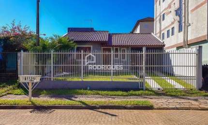 Casa com 2 quartos à venda na Theophilo Zanutto, 40, Campestre, São Leopoldo por R$ 580.000