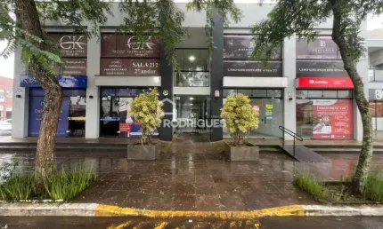 Sala comercial para alugar na Manaus, 133, Centro, Portão por R$ 800