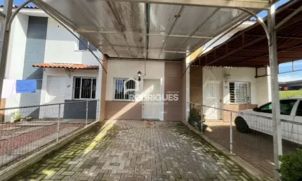 Casa com 2 quartos para alugar na isa scherer, 49, lot. riva, portão por r$ 2.000