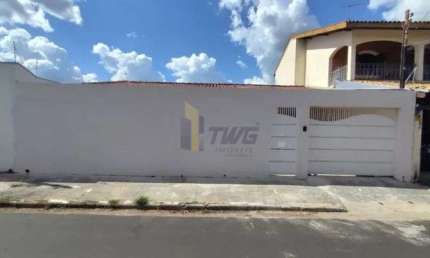 Casa com 4 quartos para alugar no Jardim Lutfalla, São Carlos  por R$ 3.778