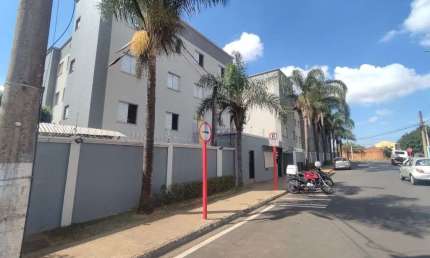 Apartamento com 3 quartos para alugar no Jardim Ipanema, São Carlos  por R$ 1.746