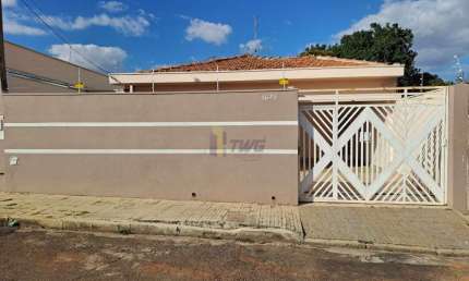 Casa com 3 quartos para alugar no Jardim Brasil, São Carlos  por R$ 3.300