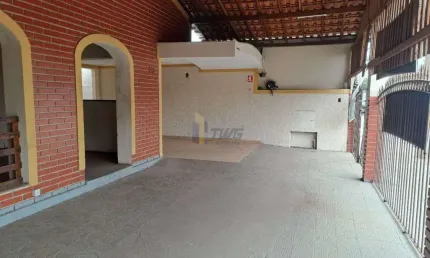 Casa com 3 quartos para alugar na Vila Prado, São Carlos  por R$ 3.462
