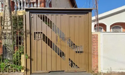 Casa com 2 quartos para alugar na Vila Brasília, São Carlos  por R$ 1.367