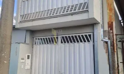 Casa com 2 quartos para alugar no Jardim São João Batista, São Carlos  por R$ 1.334