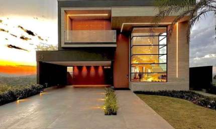 Luxuosa Casa no Condomínio Gênesis II - 490m² de Terreno com Vista p/ Mata.